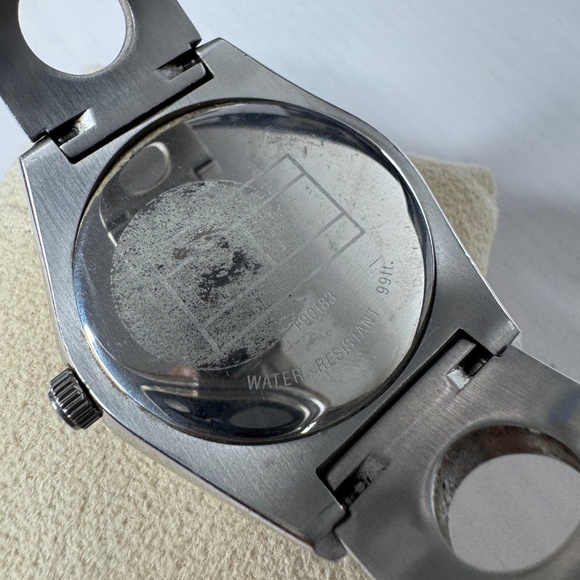 Y2K era Hilfiger - Tommy Hilfiger Red Dial Multifunction Sport Fashion Watch - Picture 8 of 9